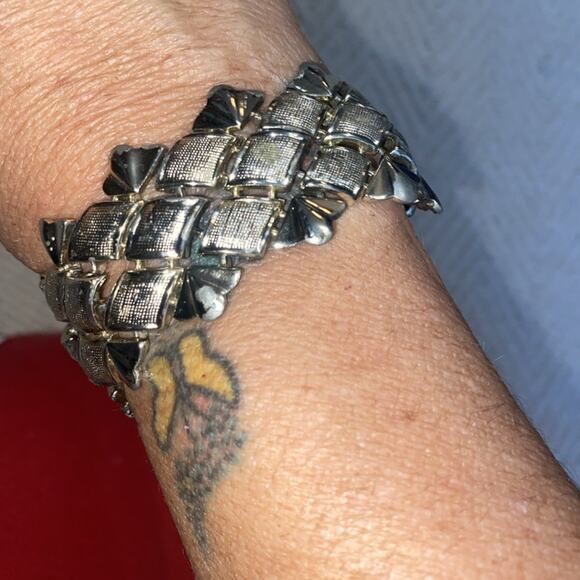 Vintage Coro Pegasus Leaf Bracelet Wide Link Silver Tone 7 in - Picture 1 of 8